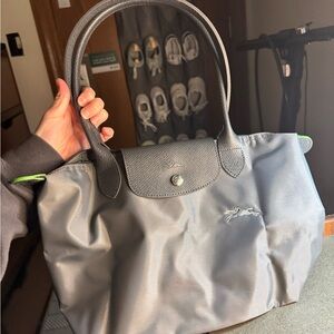 LONGCHAMP medium tote bag with leather handles, zipper and button